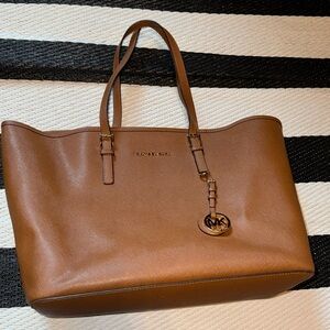 Michael kors tote